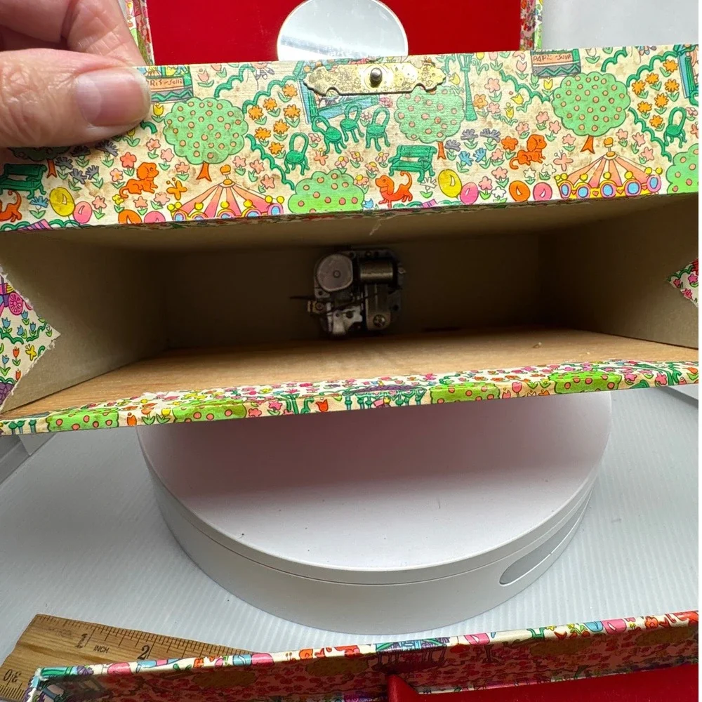 Vintage Laurel Japan Musical Jewelry Box Carnival Carousel Lara's Theme‎ Red